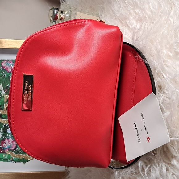 Salvatore Ferragamo for Turkish Airlines Business Class Toiletry Bag - Picture 7 of 12